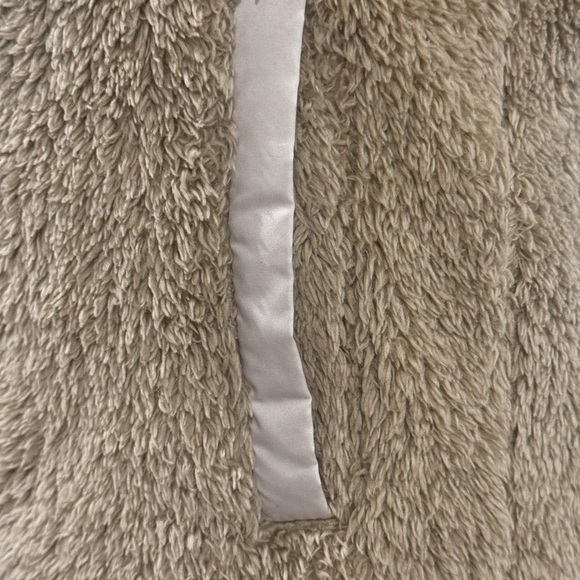 Patagonia Tan Sherpa Vest | Size Small | Excellent Preowned Condition - Picture 6 of 9